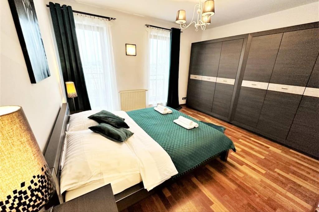 Exclusive Penthouse Near Citycenter 120M2 +Netflix Kraków Exteriör bild